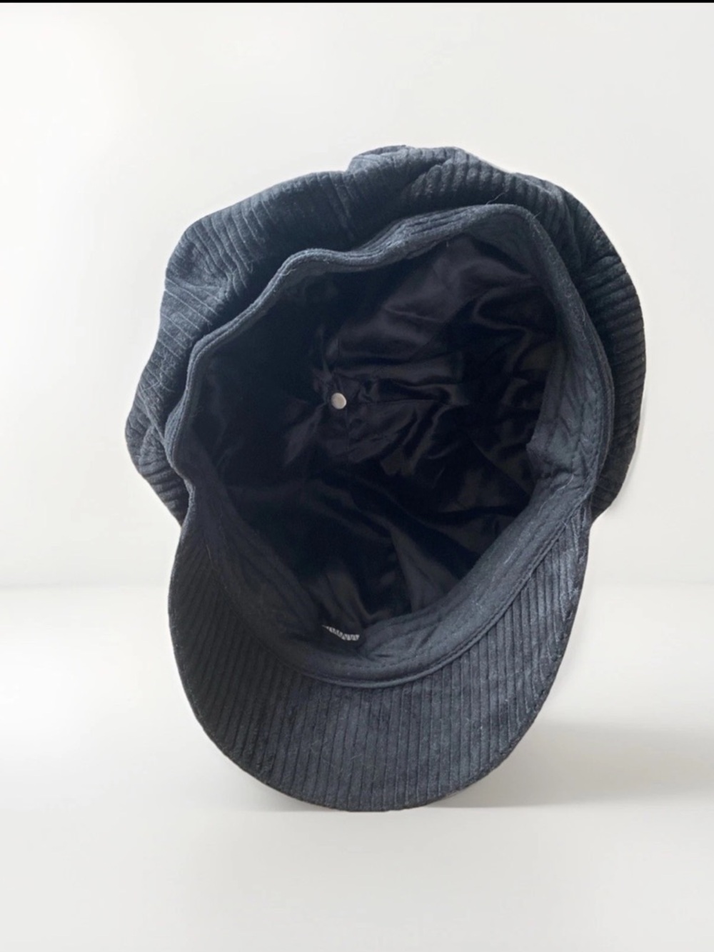 Black Corduroy Baker Boy Cap - Women - Picture 4 of 4